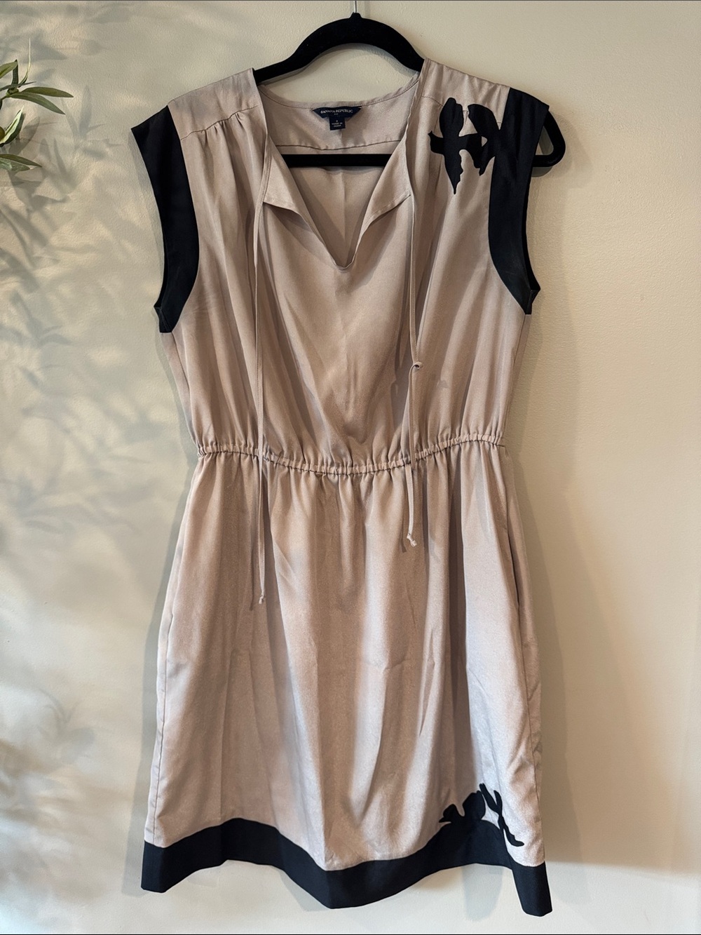 Banana Republic Beige Dress with Black Trim and Floral Accents